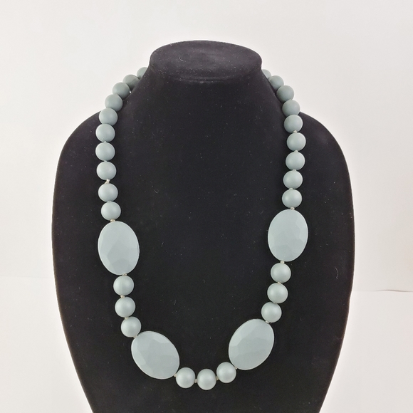 Chewbeads Perry Teething Necklace - Picture 6 of 6